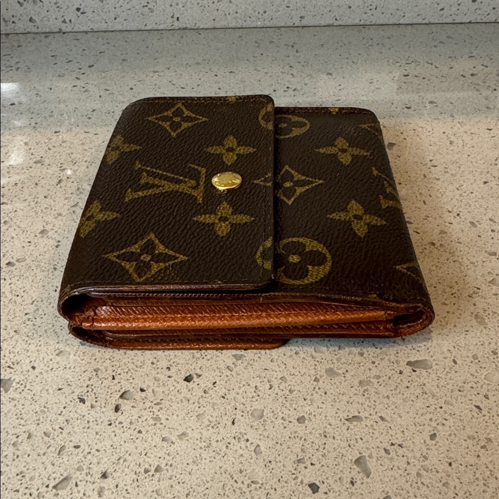 LOUIS VUITTON - Portefeuille Elise Monogram Compact Wallet - Picture 6 of 13